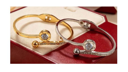Round Crystal Center Armbänder in Gold und Silber mit rundem klarem Kristall und Kugelabschluss