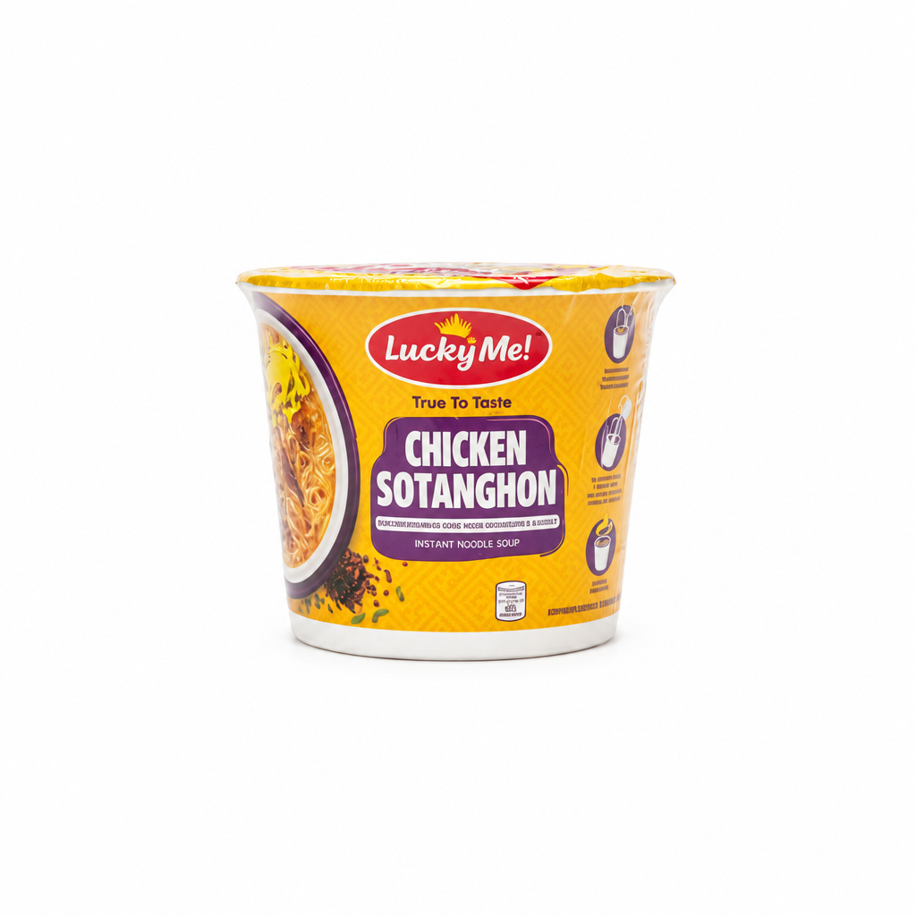 Lucky Me! Chicken Sotanghon Cup Noodles 28 g auf weißem Hintergrund, ohne zusätzliches Shoplogo; Herstellerlogo auf der Verpackung bleibt erhalten